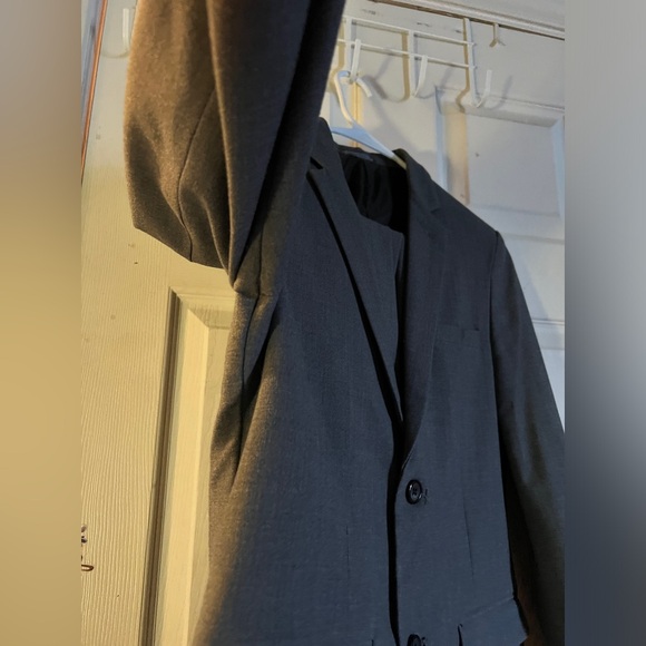Light grey Van Huesen boys suit two piece - Picture 2 of 12
